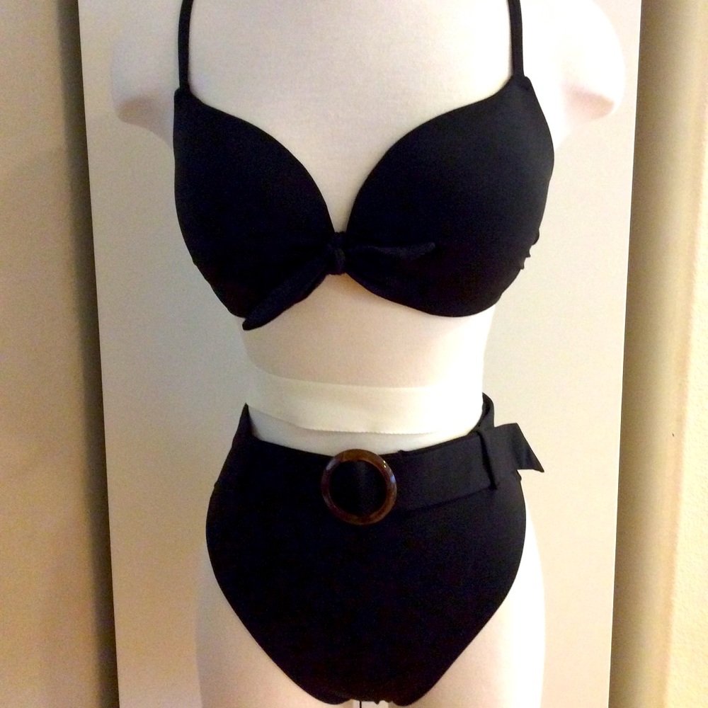 H&M 2 piece. 36 C top and size 4 bottom.